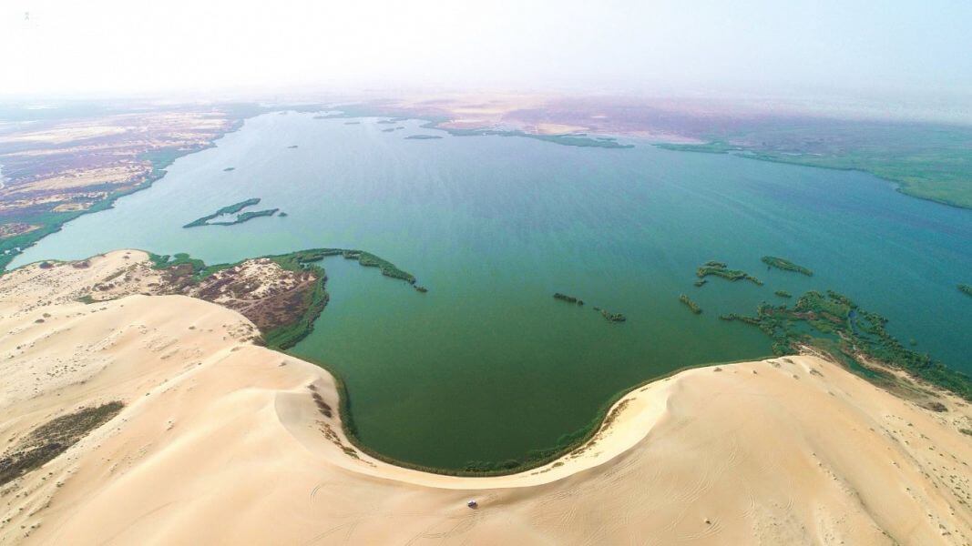Al-Asfar Lake (The yellow lake)